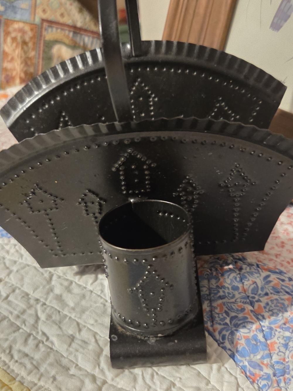 Cute metal black metal Punched tin Hole Table Napkin Holder with 2 side holders
